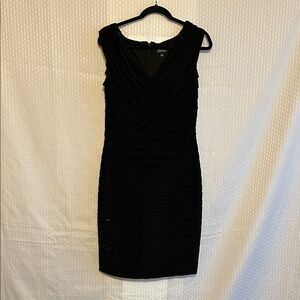 #857 Adrianna Papell Black Sleeveless V-Neck Bandage Midi Dress